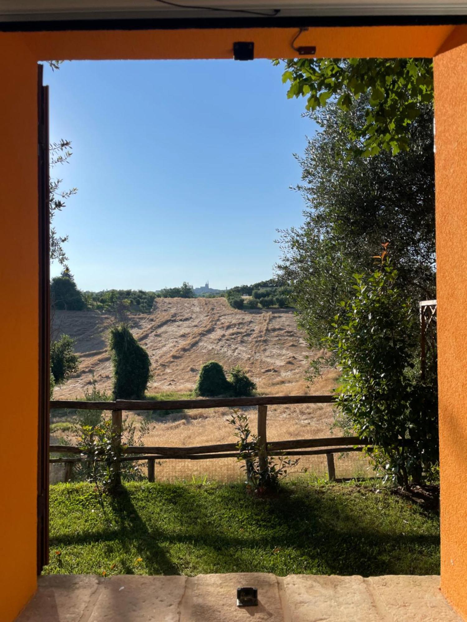 Montenovo Country House Ostra Vetere Екстер'єр фото